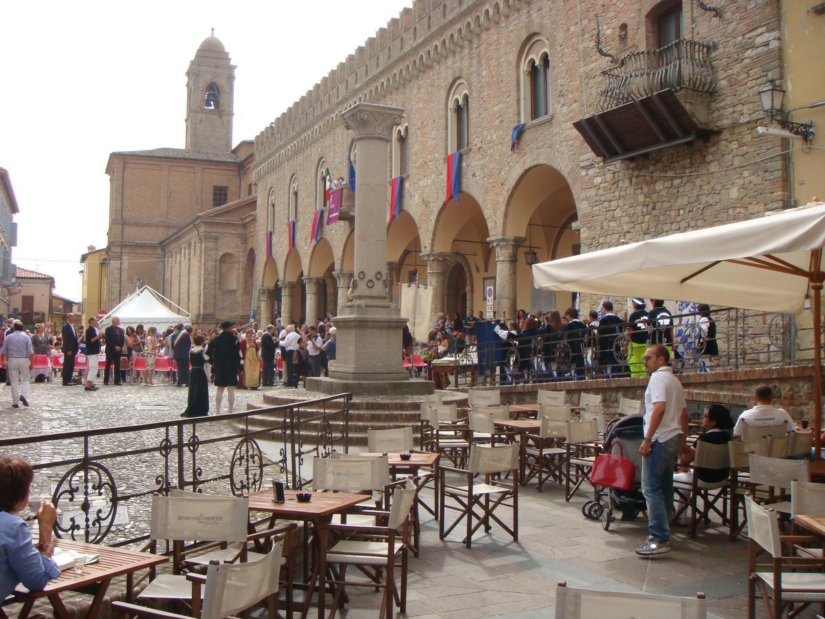 Albergo Colonna Bertinoro Luaran gambar